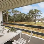 1 Bedroom Cozy In