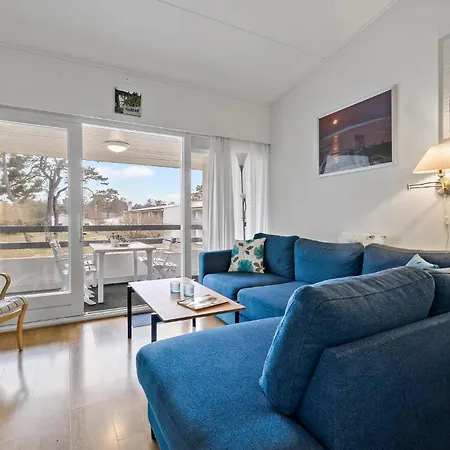 1 Bedroom Cozy In Apartment